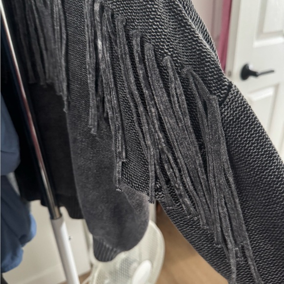 Vintage Havana Gray Sweater with Fringe Detail - Picture 7 of 7